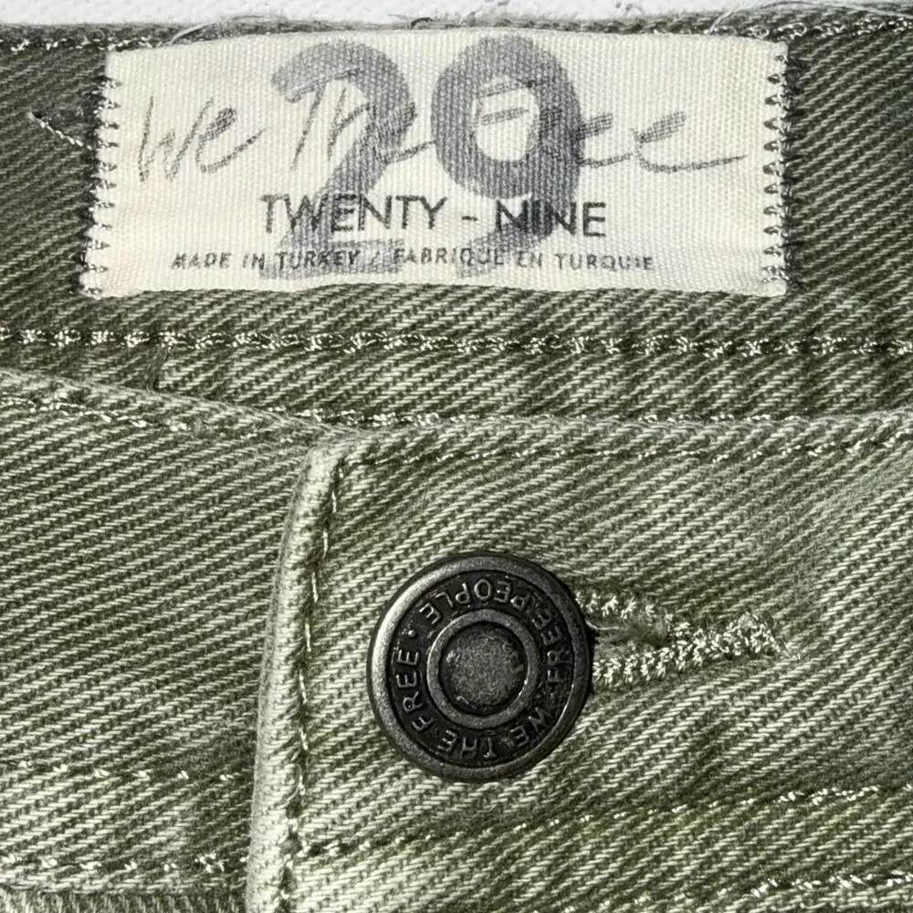 Free People We The Free Maggie Jeans Distressed Ripped Green Frayed Hem Size‎ 29